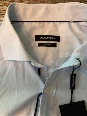 Bugatchi Light Blue Men’s Dress Shirt with Navy Trim NWOT never worn